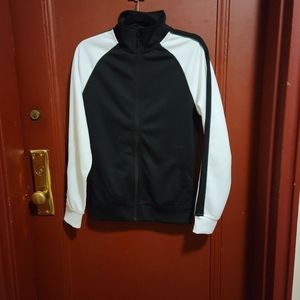 ORIGINAL USE BLACK AND WHITE LONG SLEEVE SWEAT SHIRT SIZE XS